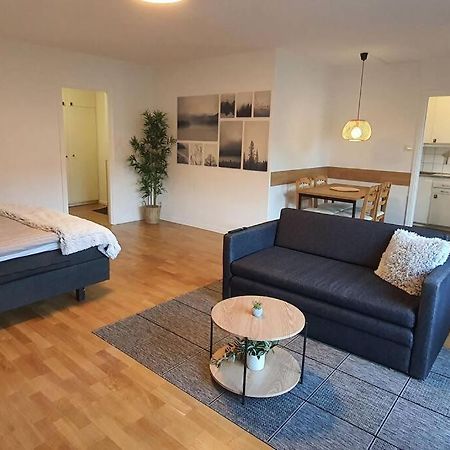 Apartment With Garden Near Metro! Stockholm Eksteriør billede