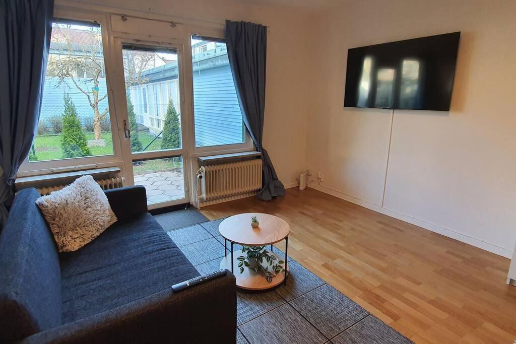 Apartment With Garden Near Metro! Stockholm Eksteriør billede