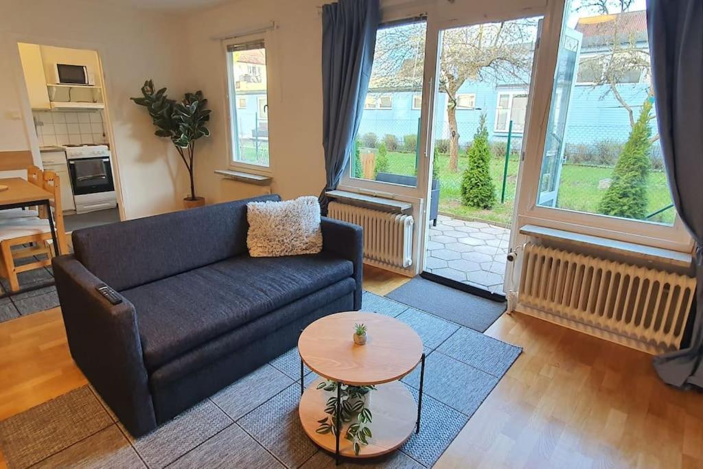 Apartment With Garden Near Metro! Stockholm Eksteriør billede
